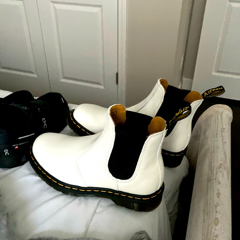 Women shoes size 7. Never worn DrMarken O/C tennis size 7